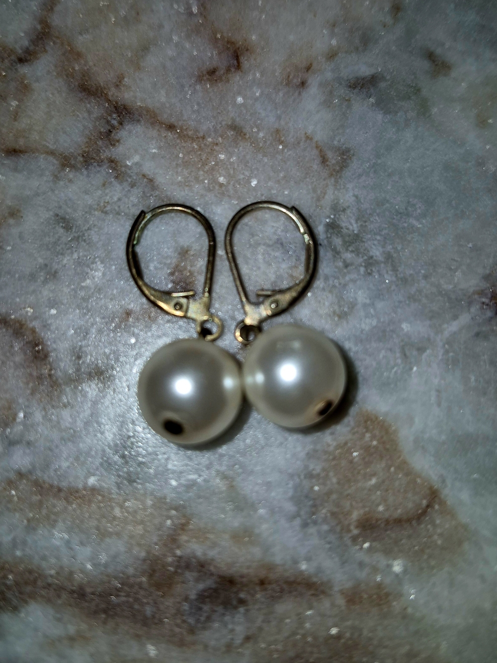Classic Pearl Drop Earrings - Gold Leverback